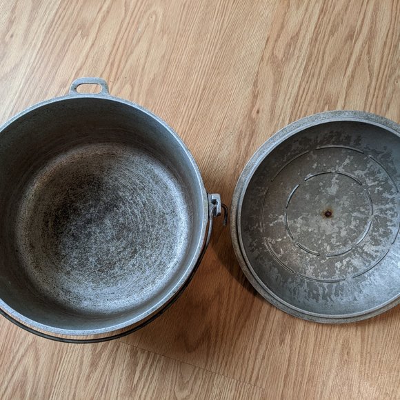 Vintage Majestic Cookware Aluminum 5qt Dutch Oven w/handle - Picture 4 of 6